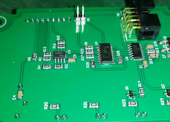 0.2mm-4.0mm ความหนา SMT PCB ขนาดกลางรูขั้นต่ํา 0.10mm